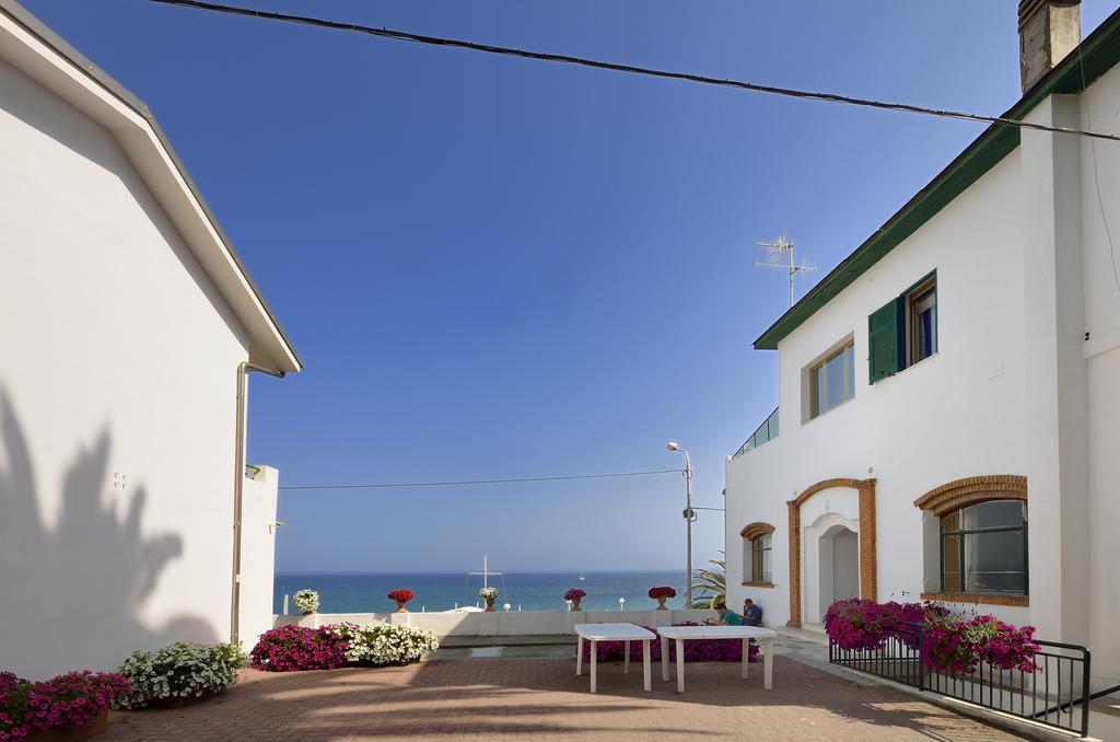 Blue Beach Bussana Zewnętrze zdjęcie
