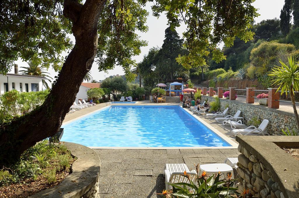 Blue Beach Bussana Zewnętrze zdjęcie