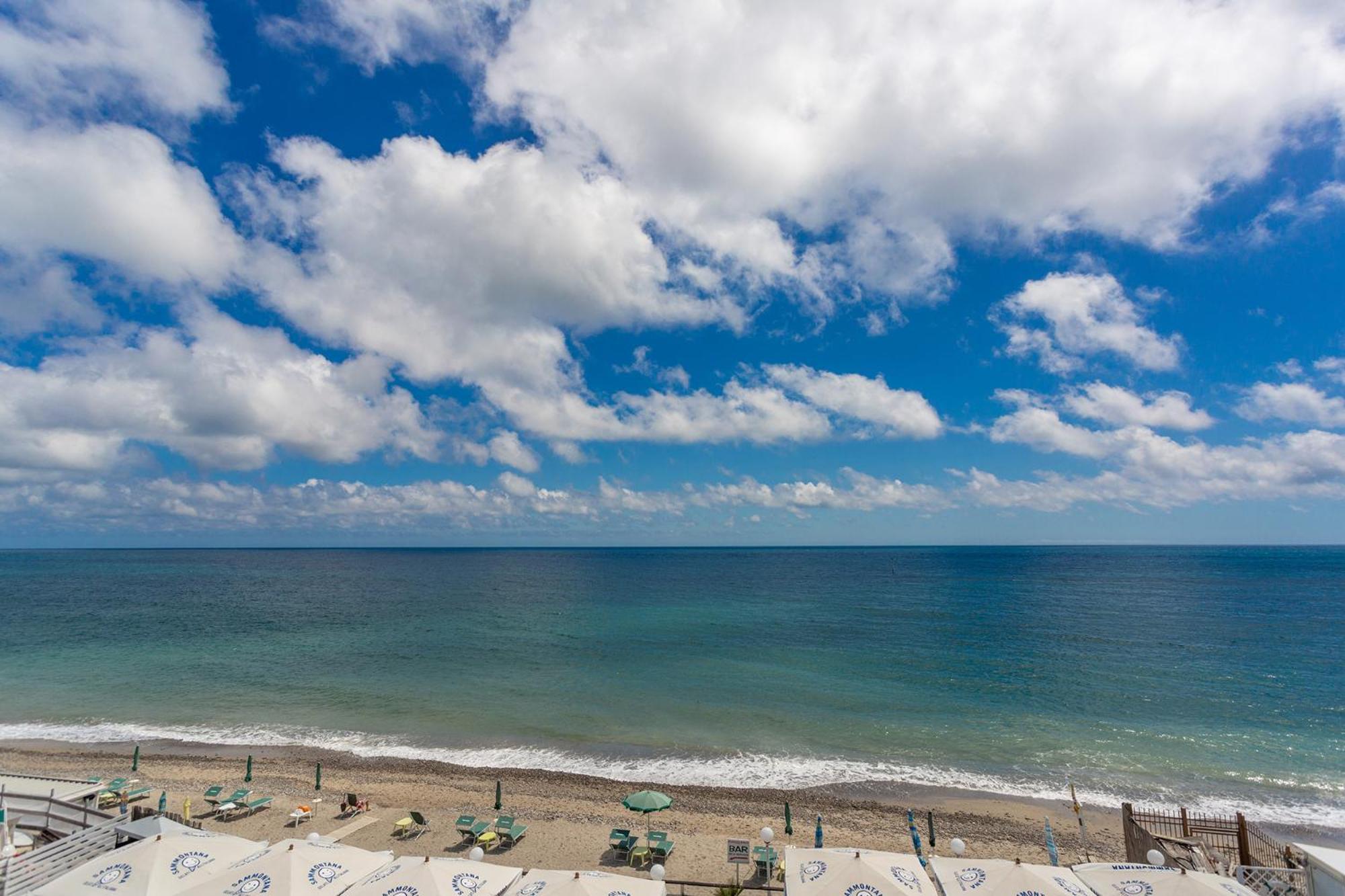Blue Beach Bussana Zewnętrze zdjęcie