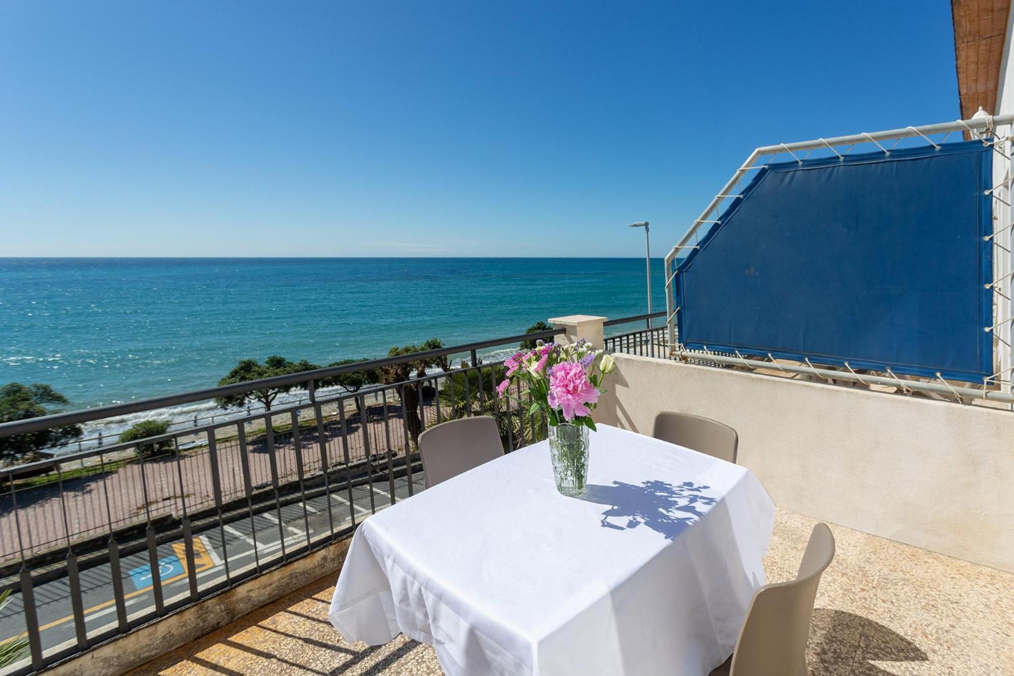 Blue Beach Bussana Zewnętrze zdjęcie