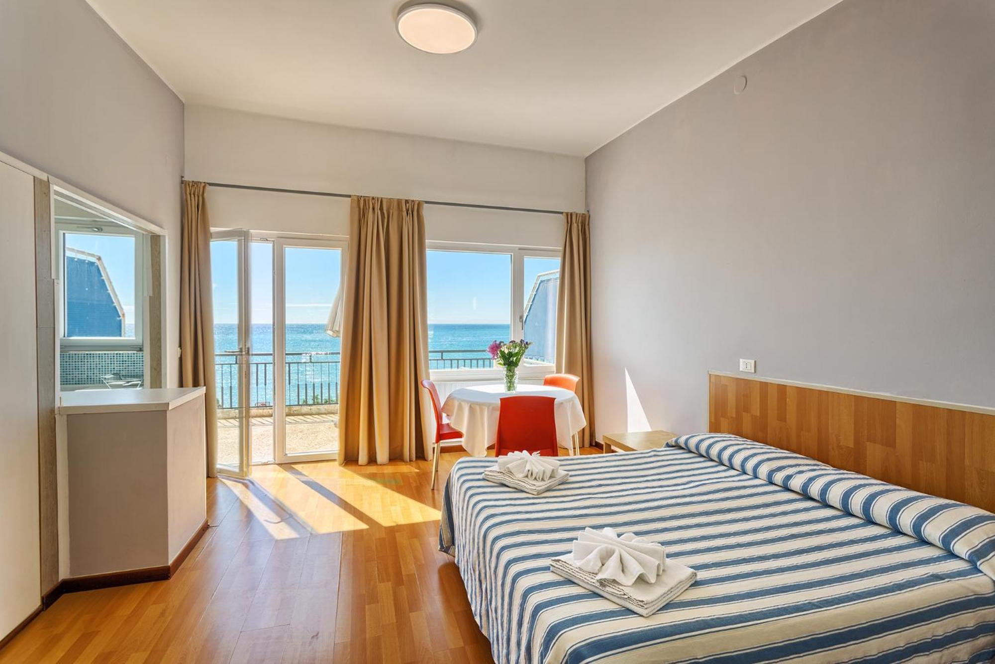 Blue Beach Bussana Zewnętrze zdjęcie